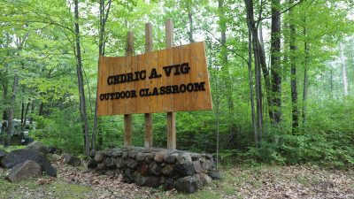 Cavoc Trail outdoor classroom sign