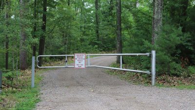 Handicap emergency gate on Cavoc Trail