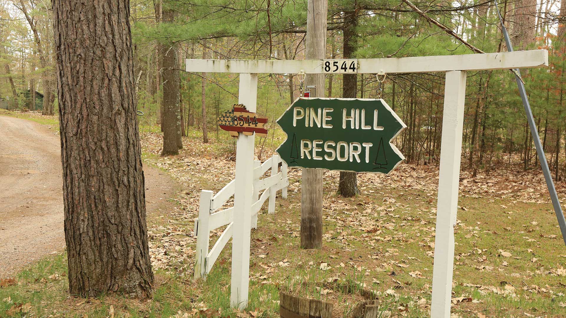 Pine Hill Resort sign