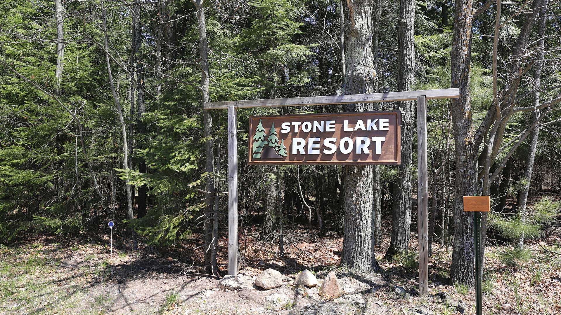 Stone Lake Resort sign