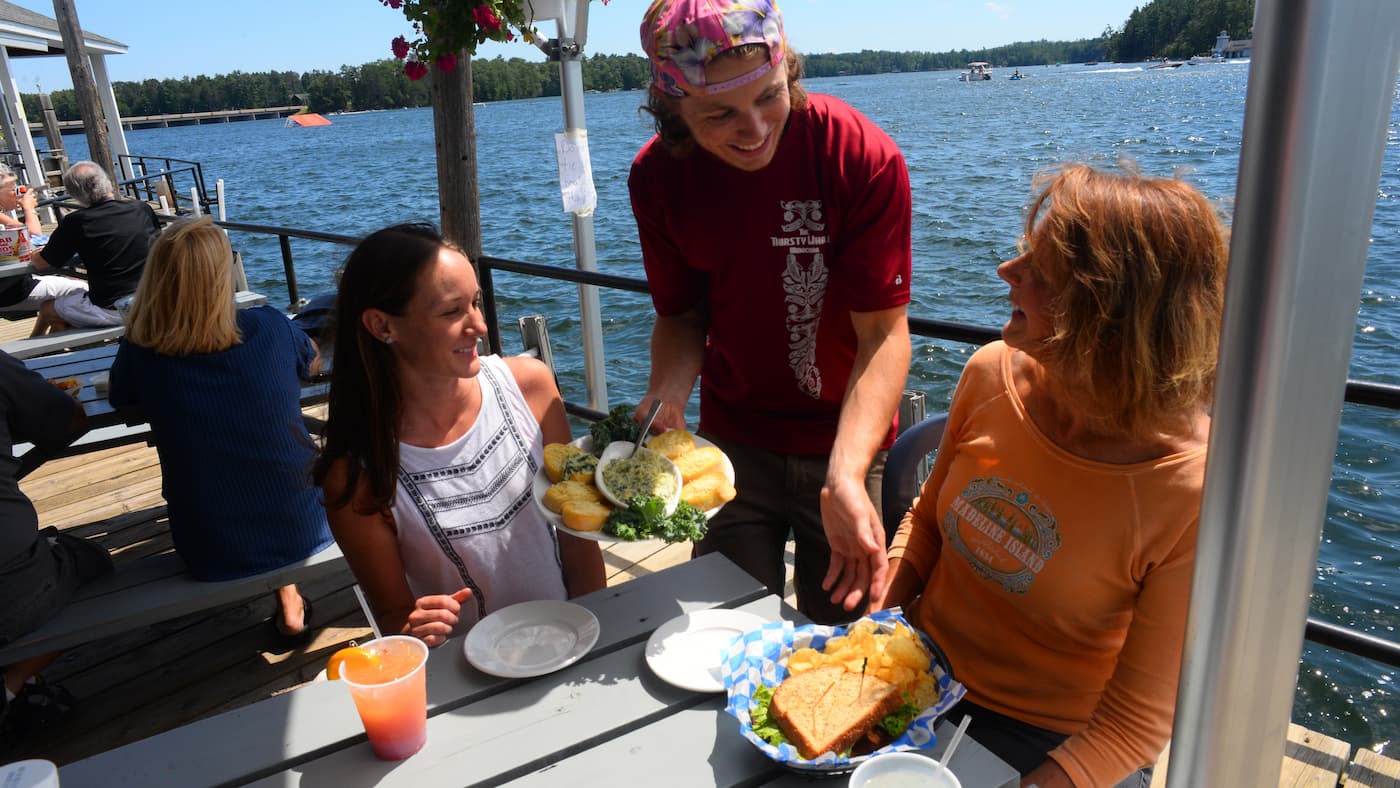 Drive your boat to these lakeside restaurants