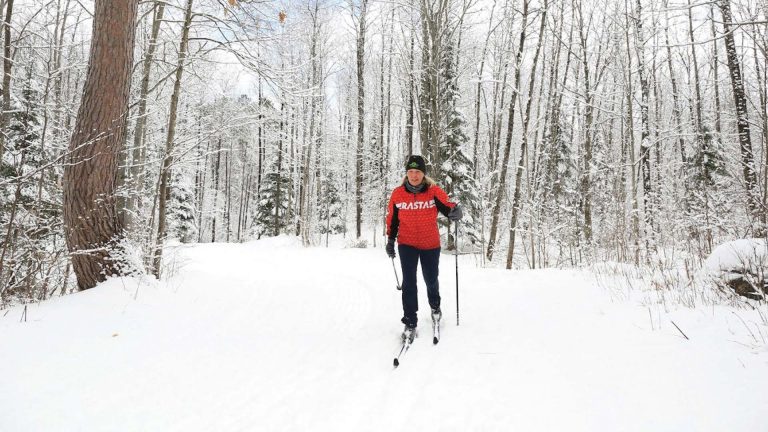 Cross-Country Skiing & Snowshoeing | Women cross-country skiing on Washburn Trail